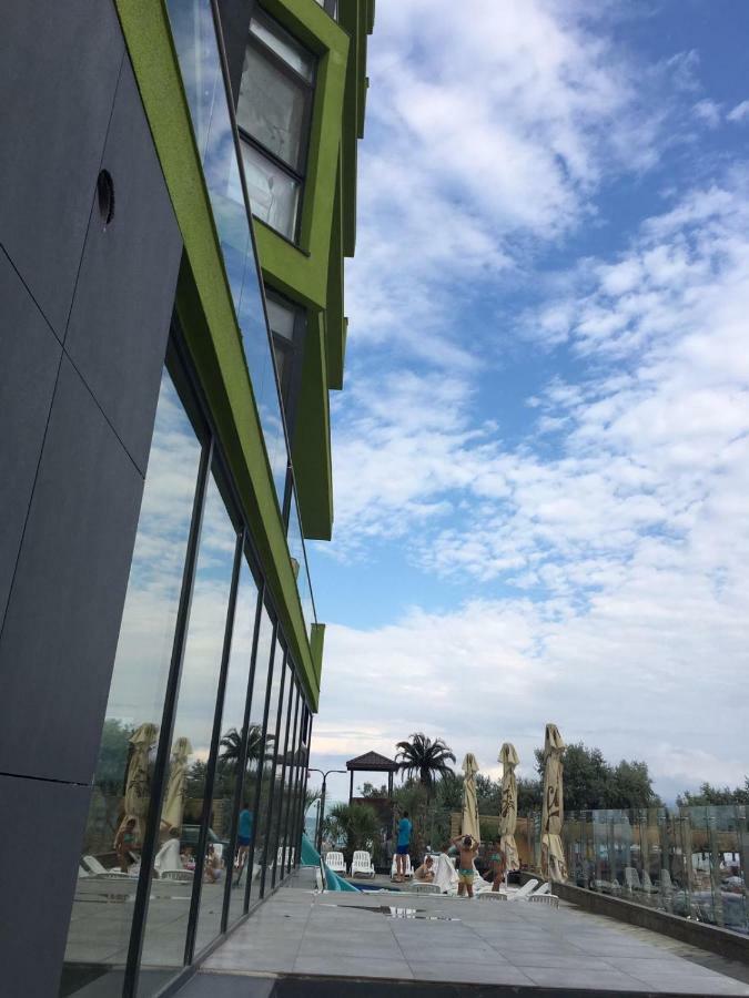 Umi Apartment Alezzi Resort ナボダリ エクステリア 写真
